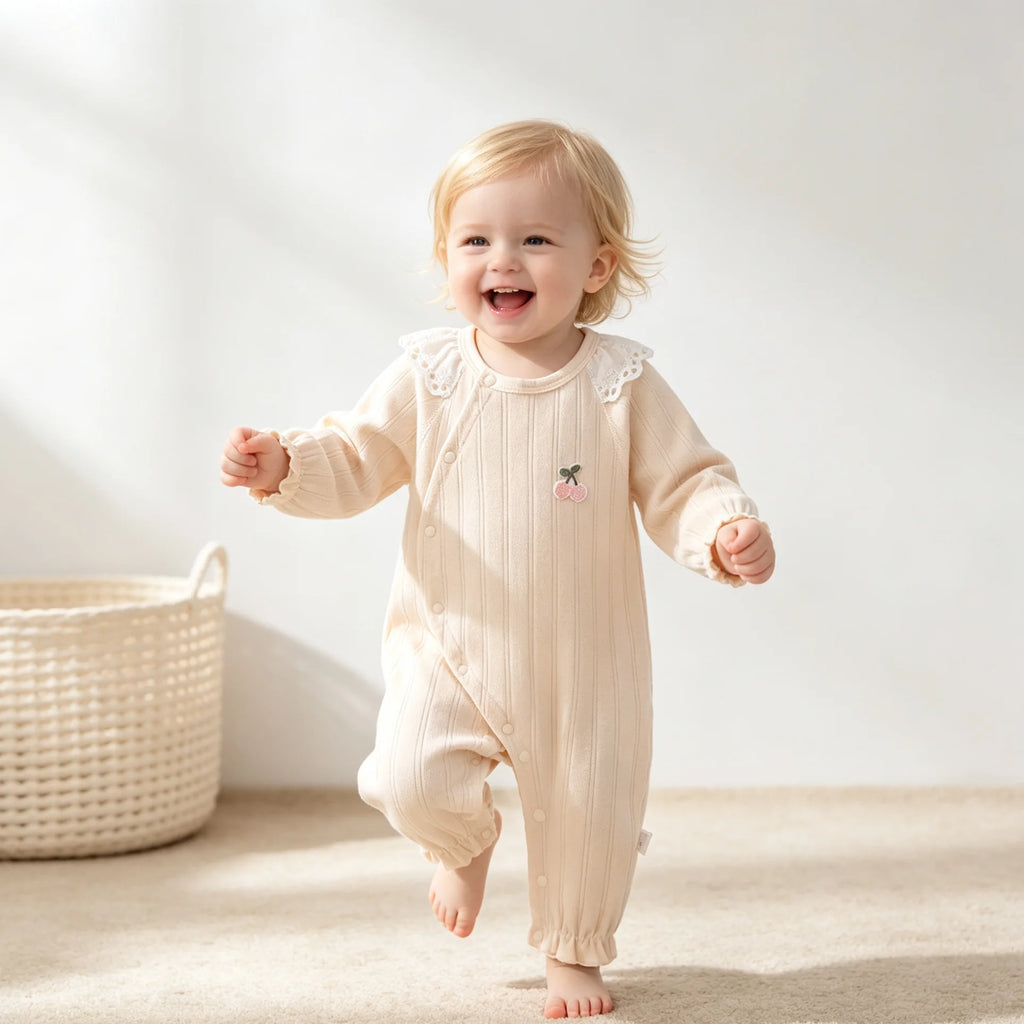 Barboteuse Bébé Fille Coton – Col Dentelle Cerises